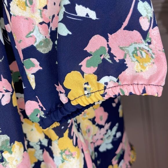Kaari Blue Floral Blouse - Picture 3 of 10